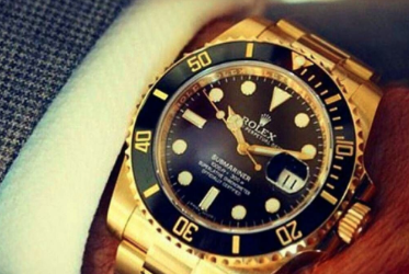 Does Wearing a Gold Rolex make You Pretentious?